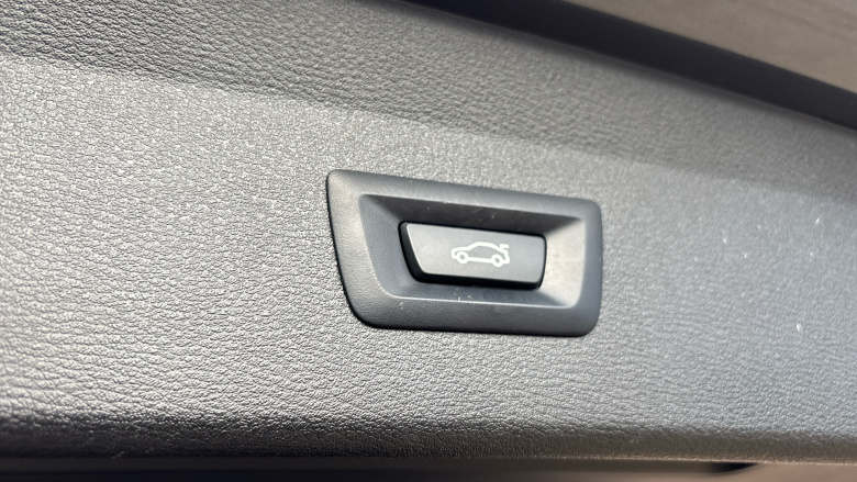 BMW X1 sDrive 20i [178] M Sport 5dr Step Auto Petrol Estate